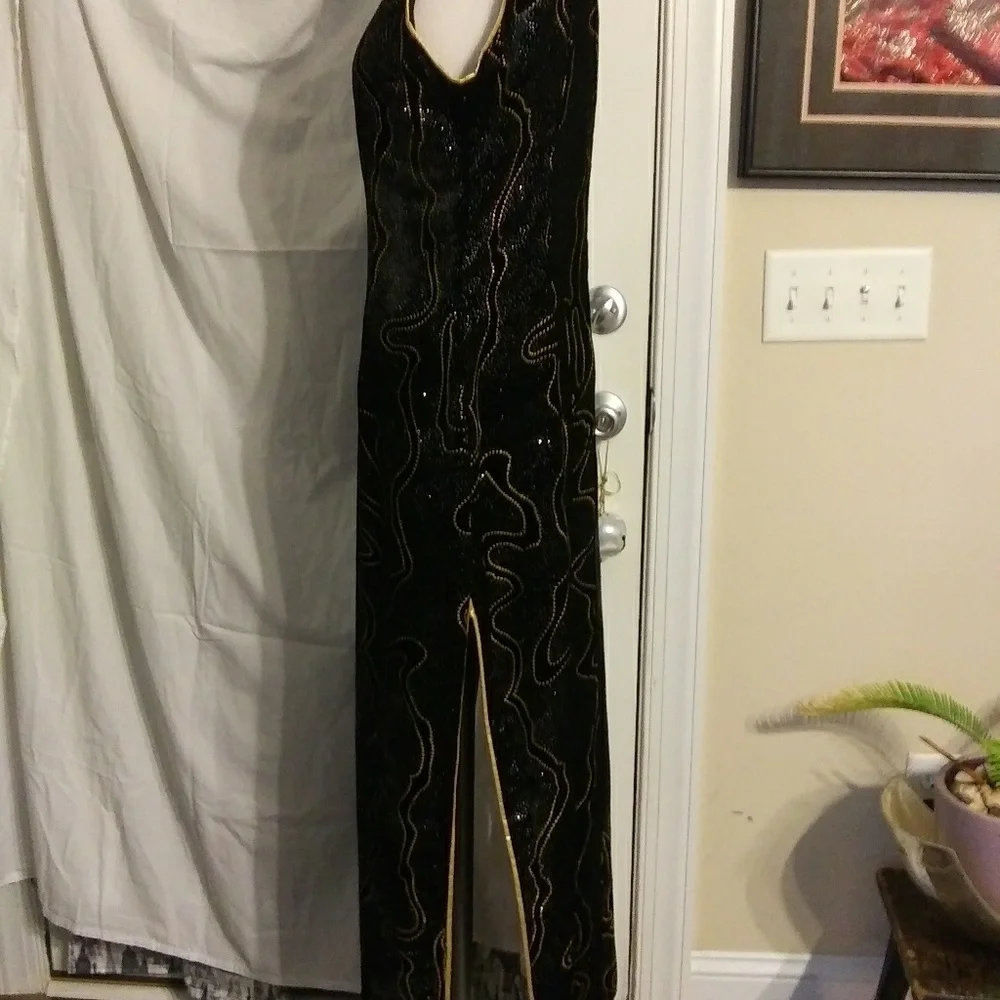 Dress - Picture 4 of 7